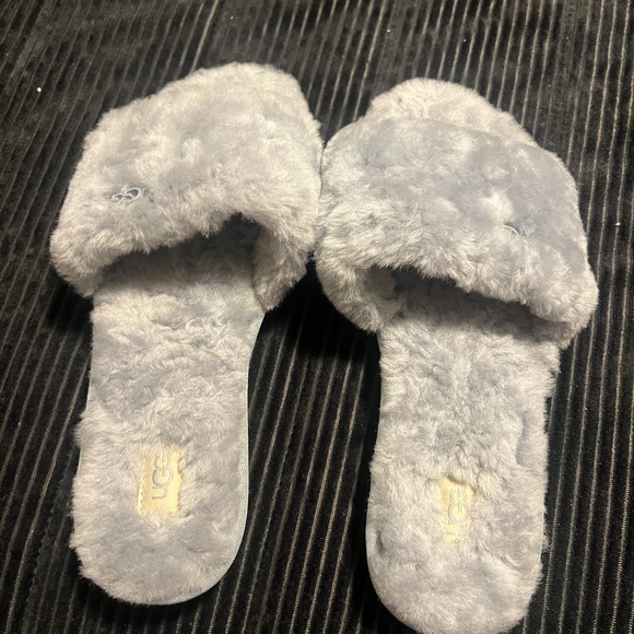 UGG - Picture 8 of 9